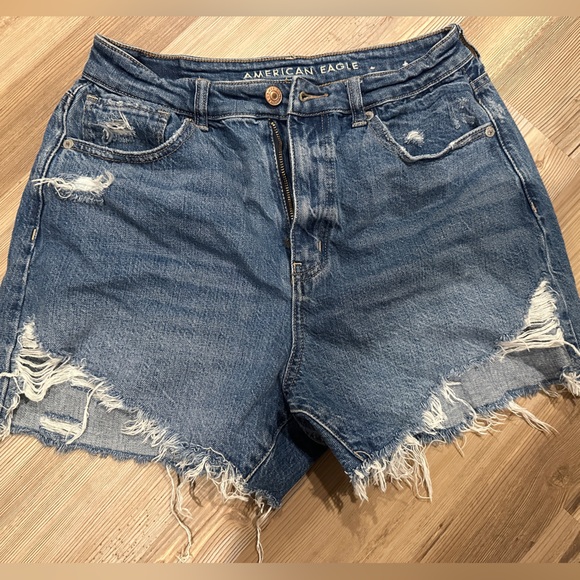 American Eagle Highest Rise Mom Short - Picture 1 of 5